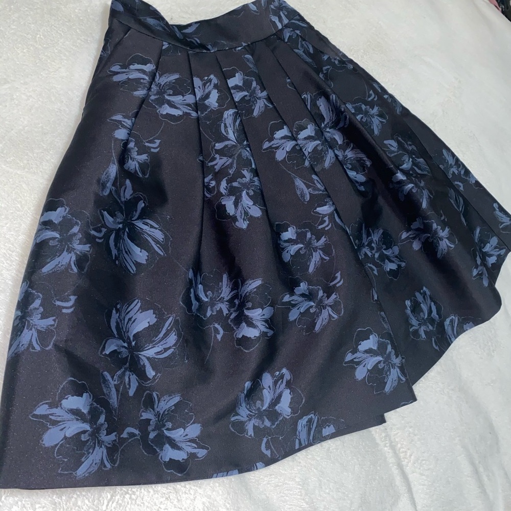 Ann Taylor skirt 💙